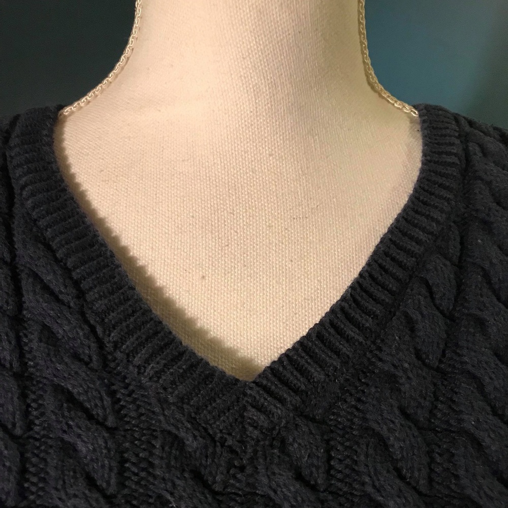 Vintage Thick Navy Blue Long Sleeve V-Neck Sweater